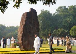 Nation pays tribute to former PM Indira Gandhi on death anniversary