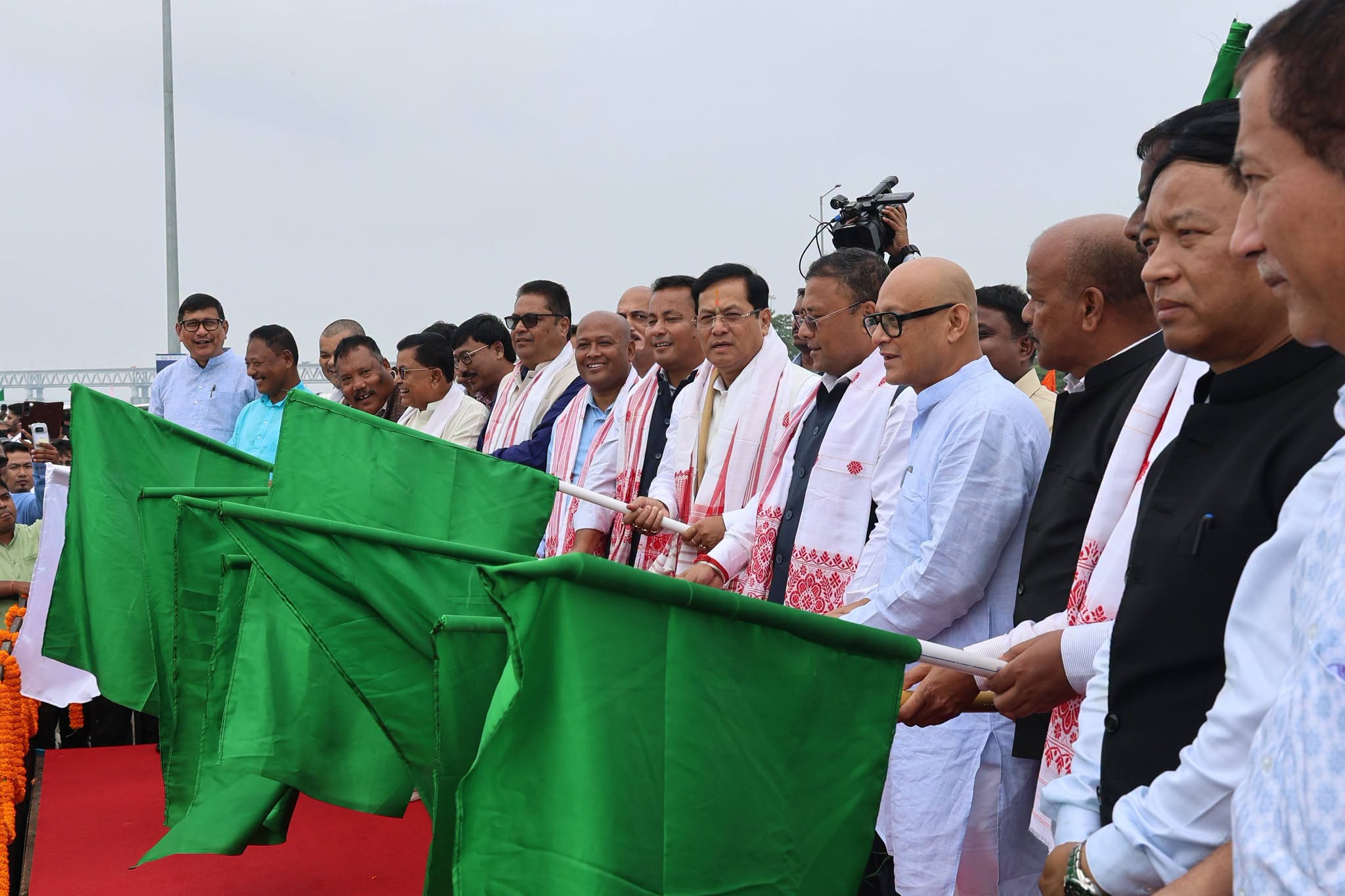 বগীবিল টার্মিনেলৰ পৰা আন্তঃৰাষ্ট্ৰীয় মালবাহী জাহাজৰ প্ৰথমটো যাত্ৰাৰ শুভাৰম্ভ