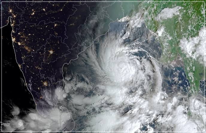 चक्रवाती तूफान अर्नब के टकराने से आंध्र प्रदेश में 161 स्थानों पर तेज बारिश