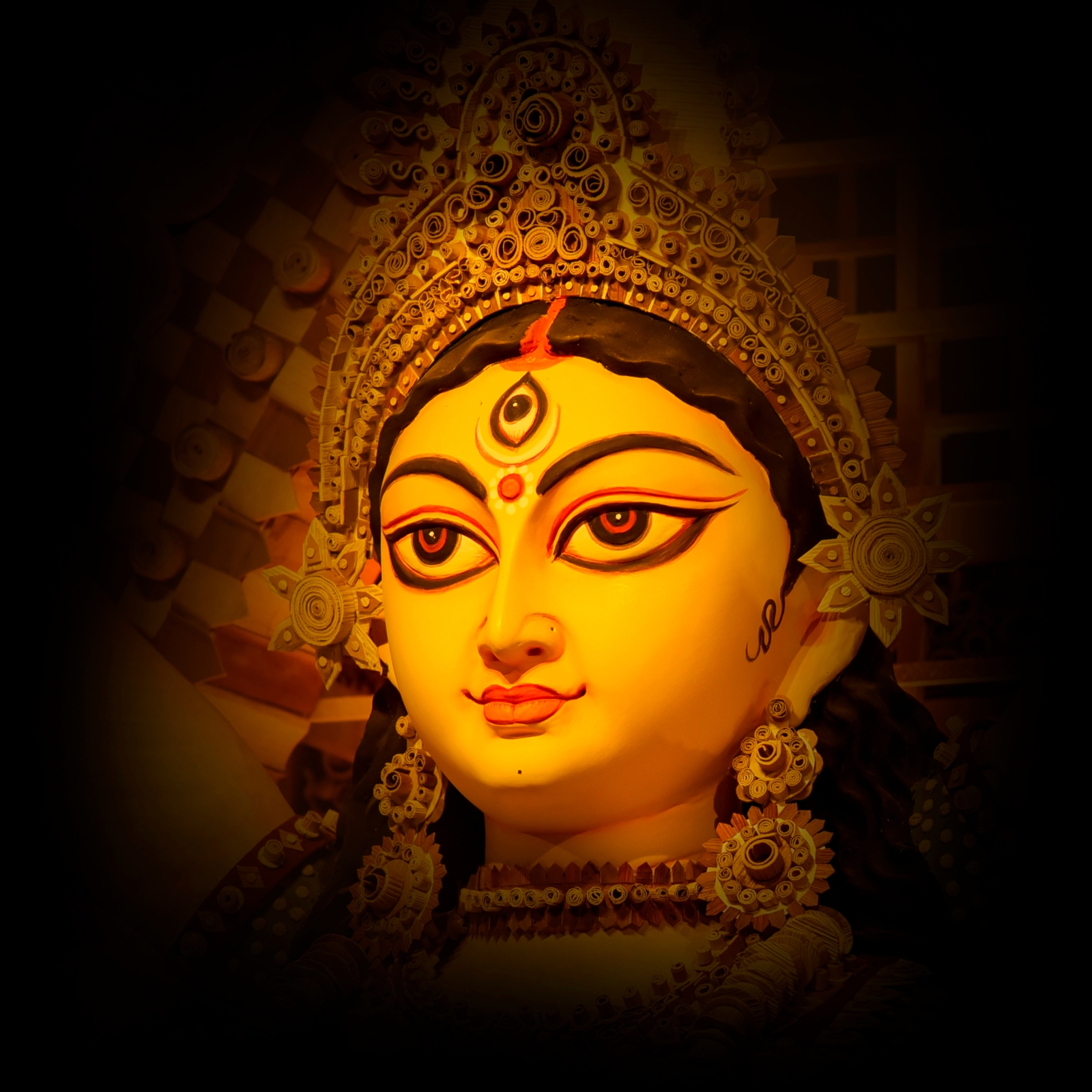 শাৰদীয় নৱৰাত্ৰিৰ আজি তৃতীয় দিনা দেৱীক চন্দ্ৰঘণ্টা ৰূপত পূজা কৰা হৈছে
