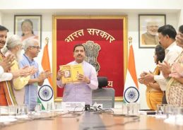 Education Minister Pralhad Joshi launches registration portal for fifth Kashi Tamil Sangamam Education Minister Pralhad Joshi launches registration portal for fifth Kashi Tamil Sangamam