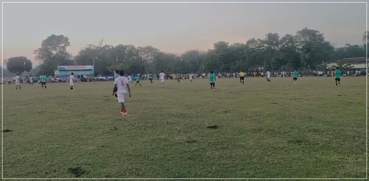 বাক্সাৰ অঞ্চলী স্পোর্টছ ক্লাবৰ উদ্যোগত অনুষ্ঠিত দ্বিতীয় বার্ষিক মৃগাংগ দাস সোঁৱৰণী ফুটবল প্রতিযোগিতাত বীৰছা মুণ্ডা ক্লাবৰ ছেমি ফাইনেলত প্ৰবেশ