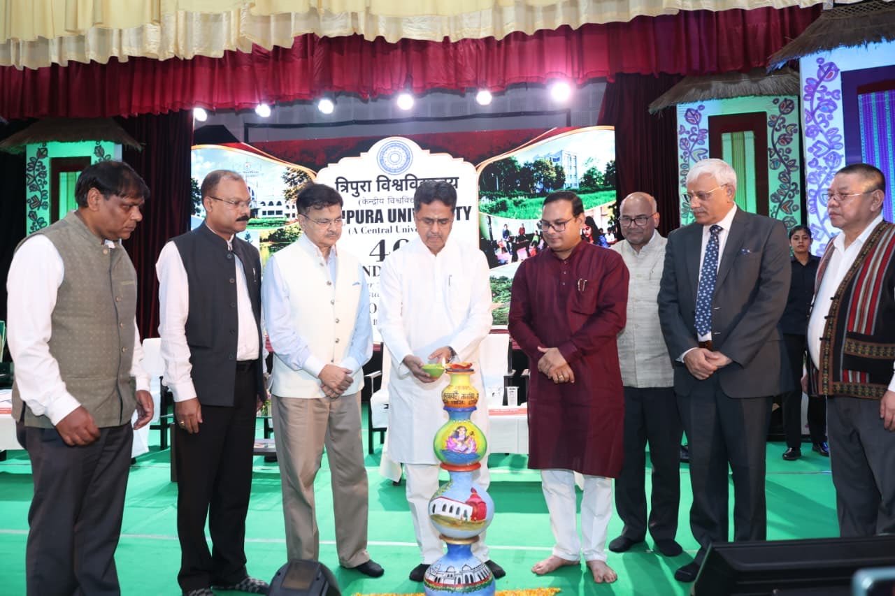 त्रिपुरा: मुख्यमंत्री डॉ. माणिक साहा ने त्रिपुरा विश्वविद्यालय के 40वें स्थापना दिवस समारोह में लिया भाग