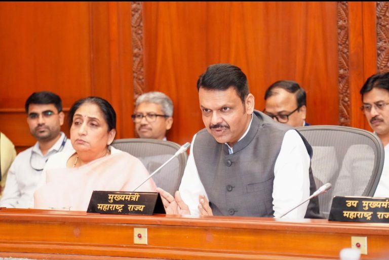 Maharashtra CM asks Health, Women & Child Development Depts to formulate 'First 1,000 Days Mission' news image