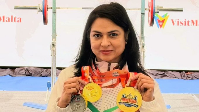 Ekta Vishnoi wins 3 Gold medals at World Masters Classic & Equipped Powerlifting Championships in USA
