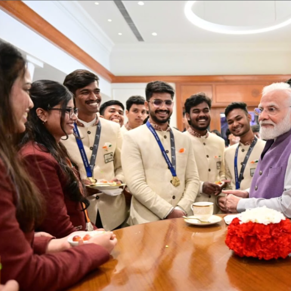 प्रधानमंत्री मोदी ने युवाओं से निरंतर कौशल विकास और नई तकनीकों को अपनाने का आह्वान किया