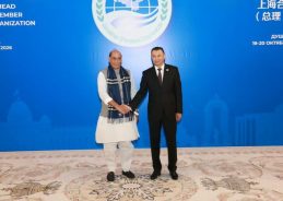 Defence Minister Rajnath Singh Meets Tajikistan PM Qohir Rosulzoda on Sidelines of SCO Meeting Defence Minister Rajnath Singh Meets Tajikistan PM Qohir Rosulzoda on Sidelines of SCO Meeting