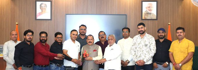 सशस्त्र बल मुख्यालय के प्रतिनिधिमंडल ने कार्मिक, लोक शिकायत और पेंशन राज्य मंत्री डॉ. जितेंद्र सिंह से की मुलाकात