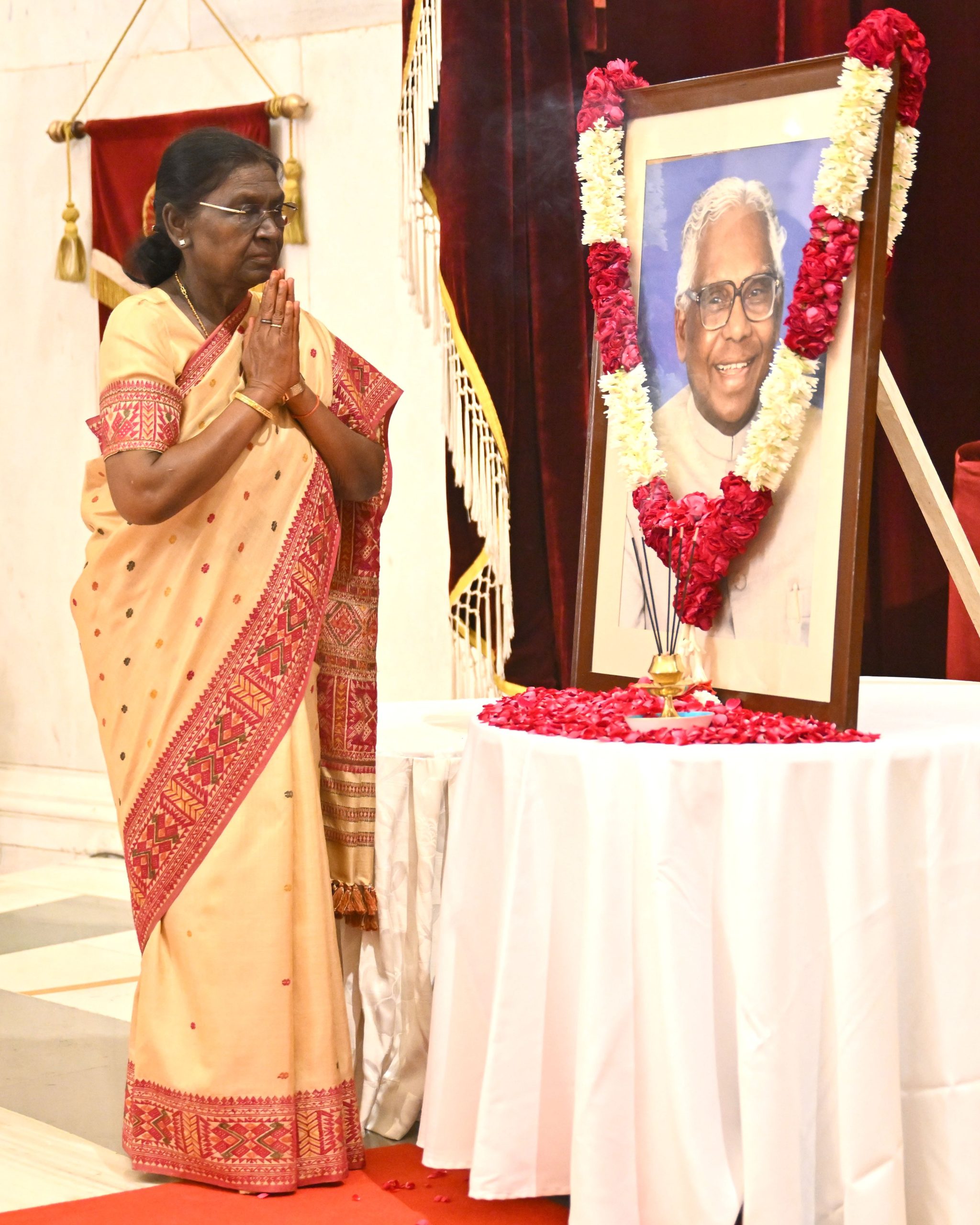 Prez Murmu pays tribute to former President K R Narayanan on his birth anniversary
