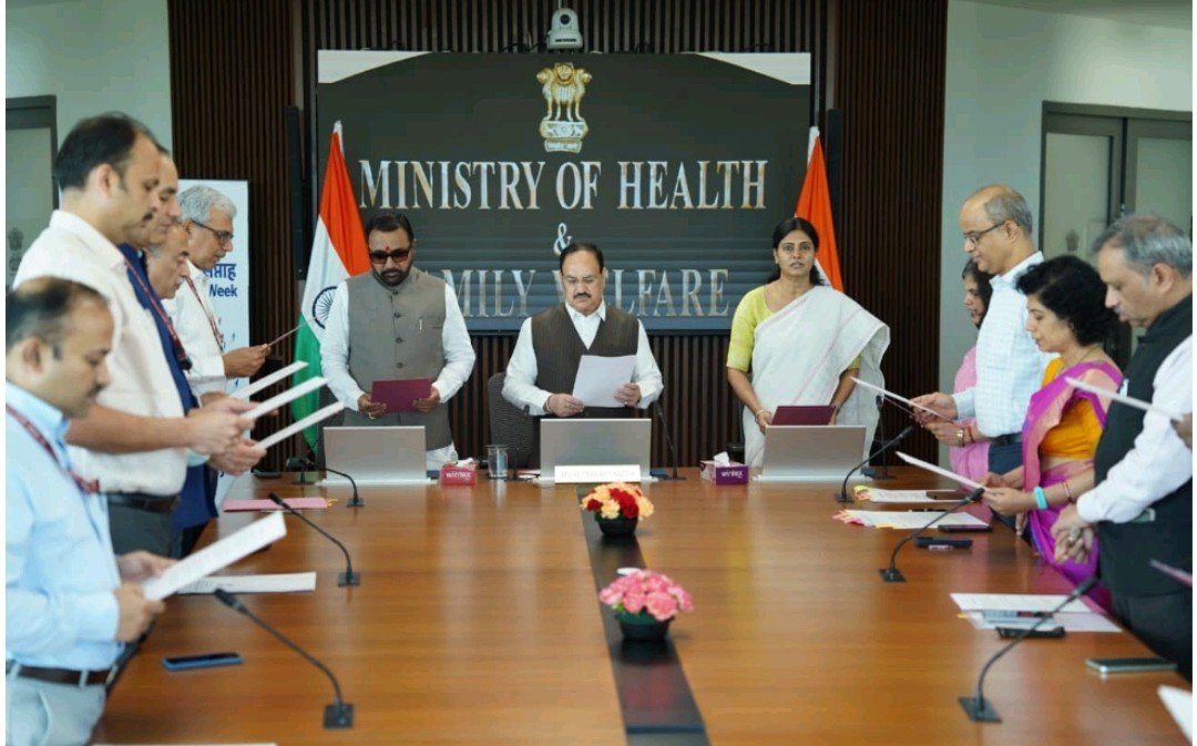 Health Minister administers Integrity Pledge to senior officers during Vigilance Awareness Week 2026