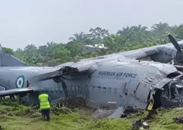 Nigerian military plane crashes killing 32