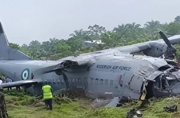 Nigerian military plane crashes killing 32