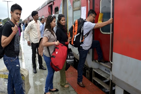 Railways gear up to deal with passenger crowds during upcoming festive season
