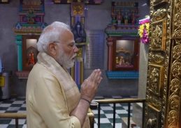 PM Modi offers prayers at Shree Vinayaka Temple in Sarojini Nagar, New Delhi