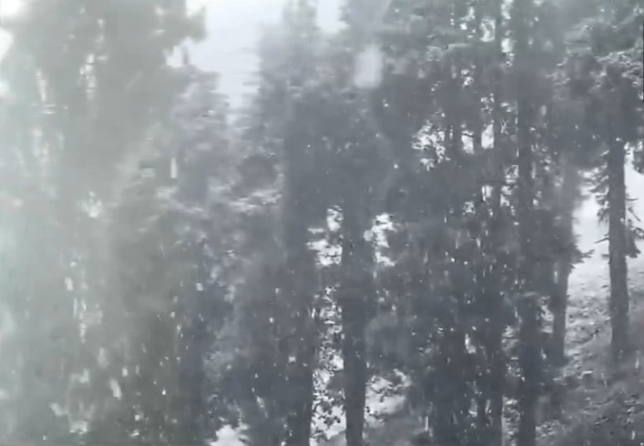 Higher reaches of Jammu and Kashmir receive season’s first snowfall as temperatures drop across plains