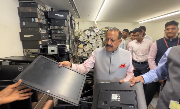 सरकारी विभागों ने कबाड़ निपटान से अर्जित किए 490 करोड़ रुपये: MOS डॉ. जितेंद्र सिंह