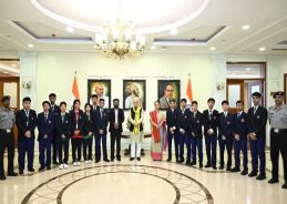 Tripura tribal students interact with Maharashtra Governor Jishnu Dev Varma in Mumbai