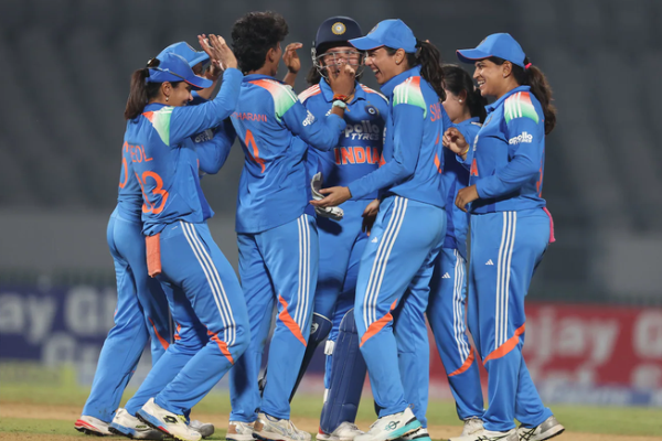 महिला क्रिकेट: भारत ने तीसरे एकदिवसीय मैच में जिम्बाब्वे को 8 विकेट से हराकर श्रृंखला 3-0 से जीती