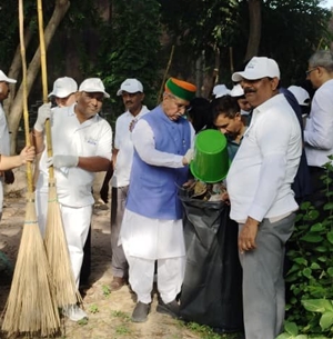 Law Minister Arjun Ram Meghwal participates in Swachhata Hi Seva campaign 2026 in New Delhi
