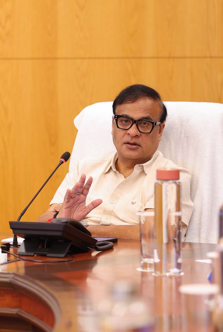 আজি গুৱাহাটীৰ পৰা ডুবাইলৈ ৰপ্তানি কৰিবলগীয়া অগৰু কাঠৰ চলাৰ প্ৰথমটো খেপ প্ৰেৰণ