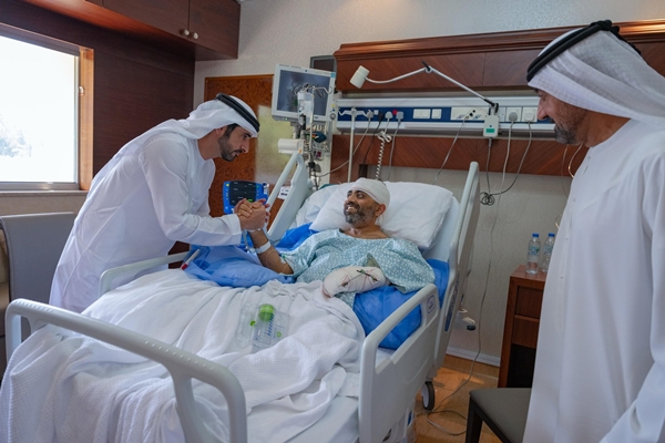 Dubai Crown Prince visits Captain Smit, applauds his courage