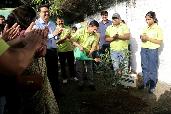 Education Minister Pralhad Joshi Leads Shramdaan and Cleanliness Drive at Gargi College