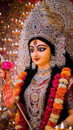 ষষ্ঠীৰ বেদীত আজি দেৱী দুৰ্গাৰ প্ৰাণ প্ৰতিষ্ঠাৰ লগে লগে শাৰদীয় দুর্গোৎসৱ আৰম্ভ
