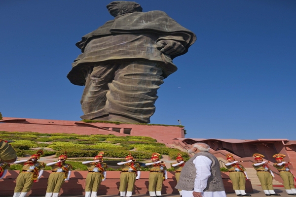 PM Modi leads the nation in paying tributes to Sardar Vallabhbhai Patel on his birth anniversary