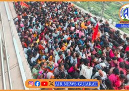 યાત્રાધામ પાવાગઢમાં આસોમાસની નવરાત્રી અગાઉ અખંડ જ્યોત લેવા માટે ભક્તો ઉમટી