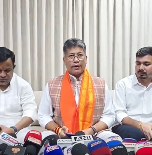 কৃষকৰ পঞ্জীয়ন প্ৰক্ৰিয়াত গাফিলতিৰ অভিযোগত হাইলাকান্দিত কৃষি বিষয়াক নিলম্বন