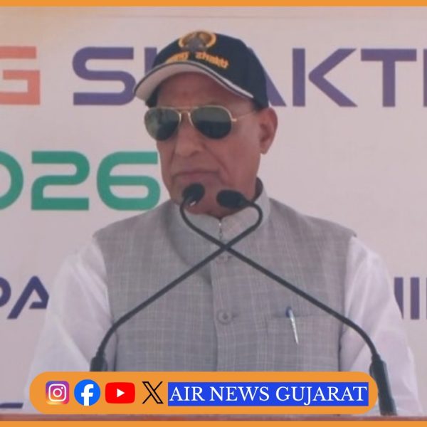 સંરક્ષણ મંત્રી રાજનાથ સિંહે કહ્યું કે ભારત પડોશી દેશો અને વૈશ્વિક સુરક્ષામાં વિકાસ પર નજીકથી નજર રાખી રહ્યું છે
